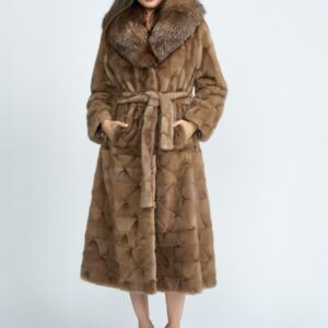 Haina din vizon pastel cu guler de vulpe crystal